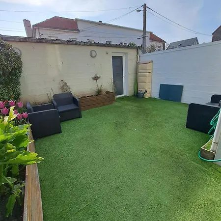 Belle Maison Berckoise بيت للعطل *